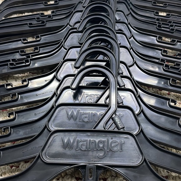 🏇WRANGLER Vintage Shirt Hangers Heavy Duty Plastic Full Size Run 17-pc Set - Picture 1 of 6